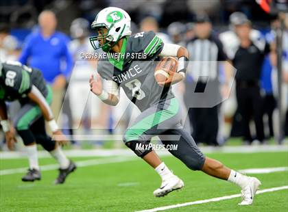 Thumbnail 1 in Sterlington vs. Eunice (LHSAA 3A Final)  photogallery.