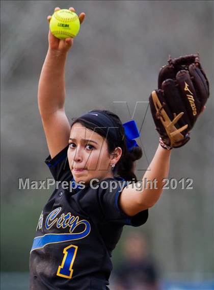 Thumbnail 2 in Sweeny vs Bay City (1st Capitol Classic) photogallery.
