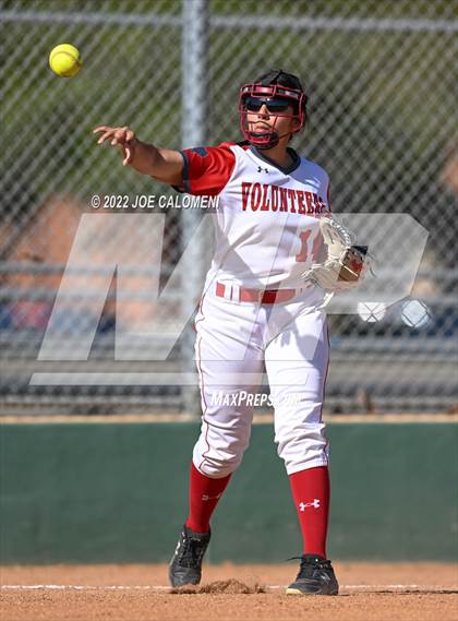 Thumbnail 3 in Lee vs MacArthur [Douglas] photogallery.