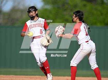 Thumbnail 3 in Lee vs MacArthur [Douglas] photogallery.