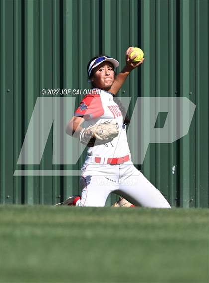 Thumbnail 2 in Lee vs MacArthur [Douglas] photogallery.