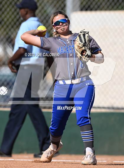 Thumbnail 3 in Lee vs MacArthur [Douglas] photogallery.