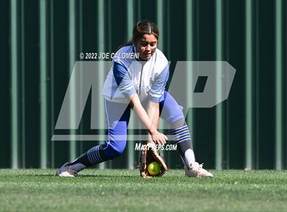 Thumbnail 3 in Lee vs MacArthur [Douglas] photogallery.