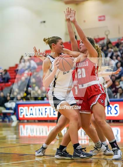 Thumbnail 2 in Plainfield vs. Avon (IHSAA 4A Second Round Playoff) photogallery.