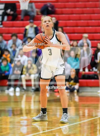 Thumbnail 2 in Plainfield vs. Avon (IHSAA 4A Second Round Playoff) photogallery.