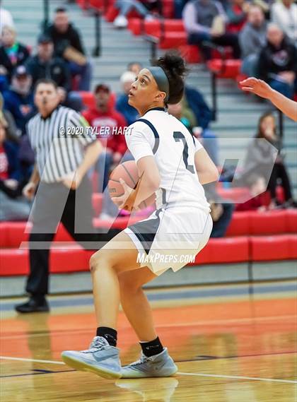 Thumbnail 1 in Plainfield vs. Avon (IHSAA 4A Second Round Playoff) photogallery.