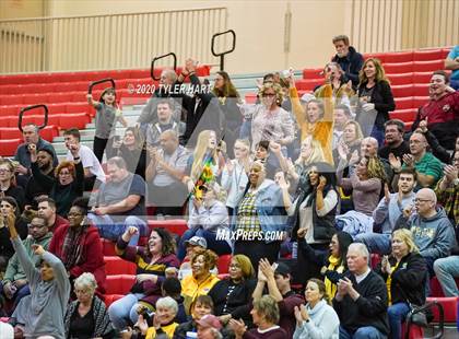 Thumbnail 2 in Plainfield vs. Avon (IHSAA 4A Second Round Playoff) photogallery.
