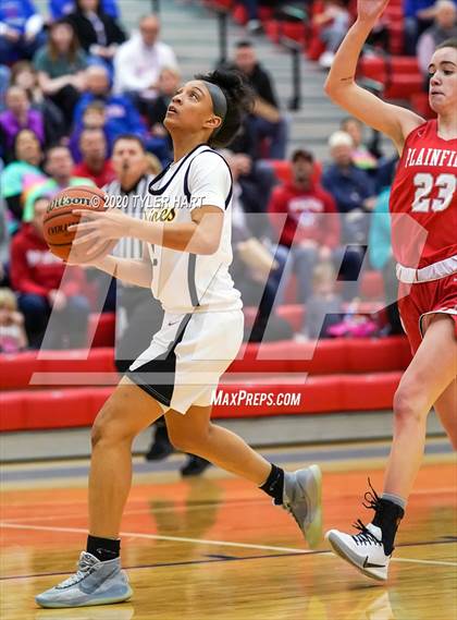 Thumbnail 2 in Plainfield vs. Avon (IHSAA 4A Second Round Playoff) photogallery.