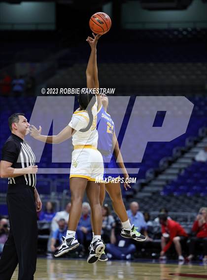 Thumbnail 2 in La Vega vs. Sunnyvale (UIL 4A Basketball State Final) photogallery.