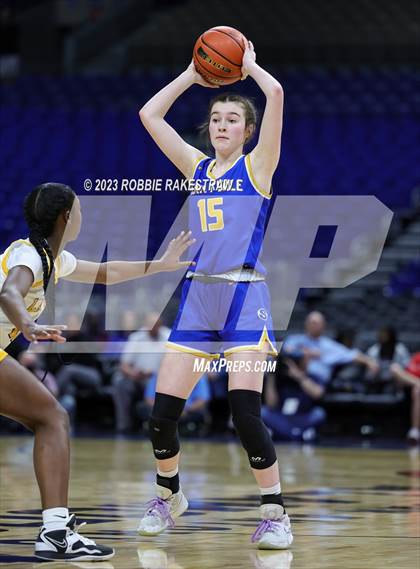 Thumbnail 3 in La Vega vs. Sunnyvale (UIL 4A Basketball State Final) photogallery.