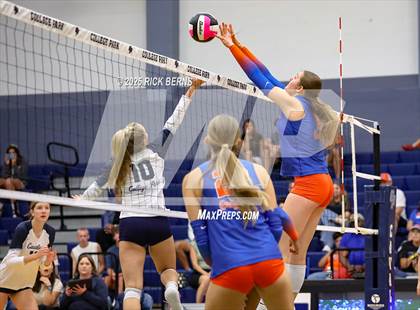 Thumbnail 3 in College Park vs Grand Oaks photogallery.