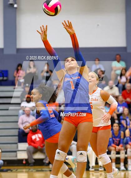 Thumbnail 2 in College Park vs Grand Oaks photogallery.