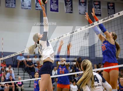 Thumbnail 3 in College Park vs Grand Oaks photogallery.