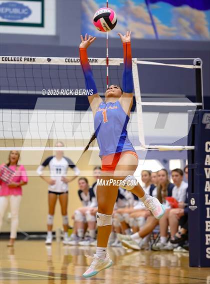 Thumbnail 3 in College Park vs Grand Oaks photogallery.