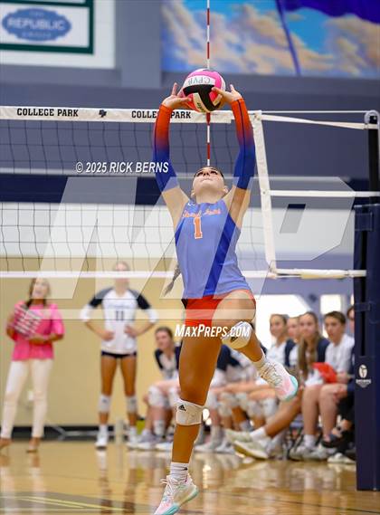 Thumbnail 2 in College Park vs Grand Oaks photogallery.
