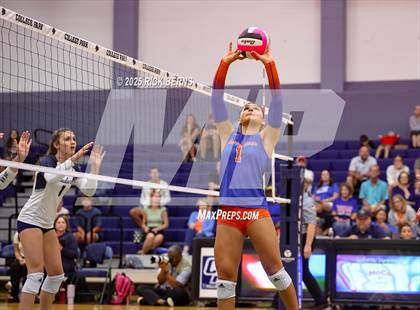 Thumbnail 3 in College Park vs Grand Oaks photogallery.