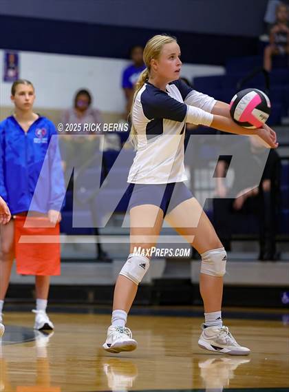 Thumbnail 3 in College Park vs Grand Oaks photogallery.