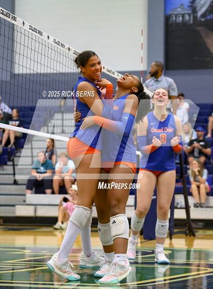 Thumbnail 3 in College Park vs Grand Oaks photogallery.