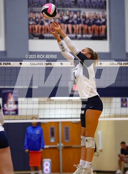 Thumbnail 3 in College Park vs Grand Oaks photogallery.
