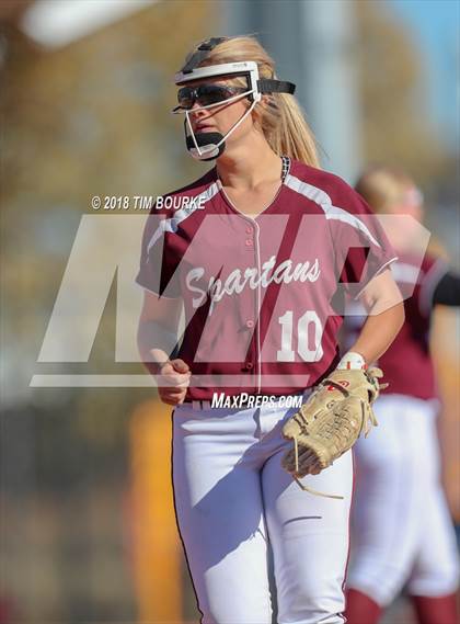 Thumbnail 3 in Berthoud vs. Mountain View (CHSAA 4A Semifinal) photogallery.