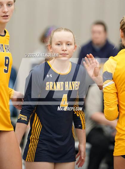 Thumbnail 2 in St. Mary Catholic Central vs. Grand Haven (Beast of the East) photogallery.