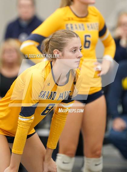 Thumbnail 2 in St. Mary Catholic Central vs. Grand Haven (Beast of the East) photogallery.