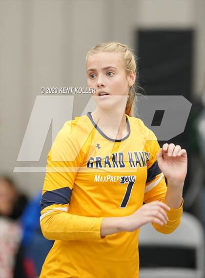 Thumbnail 1 in St. Mary Catholic Central vs. Grand Haven (Beast of the East) photogallery.