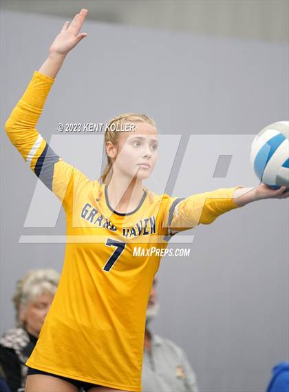 Thumbnail 3 in St. Mary Catholic Central vs. Grand Haven (Beast of the East) photogallery.
