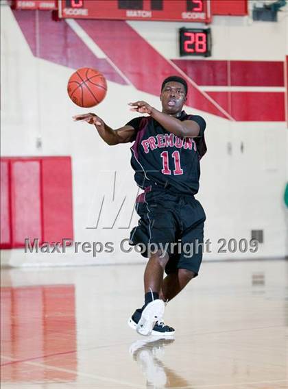 Thumbnail 1 in Fremont vs. Van Nuys (Rose City Round Ball Classic) photogallery.