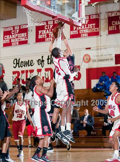 Thumbnail 3 in Fremont vs. Van Nuys (Rose City Round Ball Classic) photogallery.