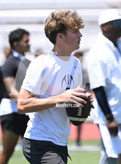Thumbnail 3 in Charter Oak vs. Crean Lutheran (Surf City Tournament) photogallery.