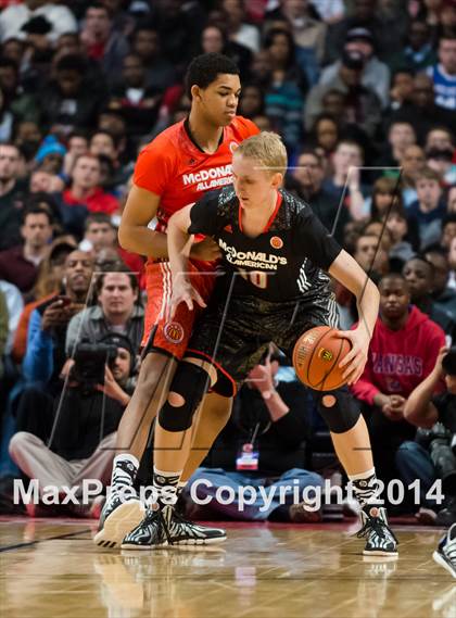 Thumbnail 3 in McDonald's All American Boys Game photogallery.