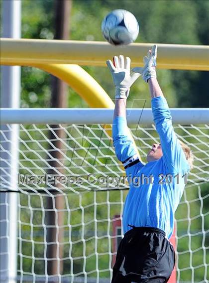 Thumbnail 2 in Central Dauphin @ Hempfield photogallery.