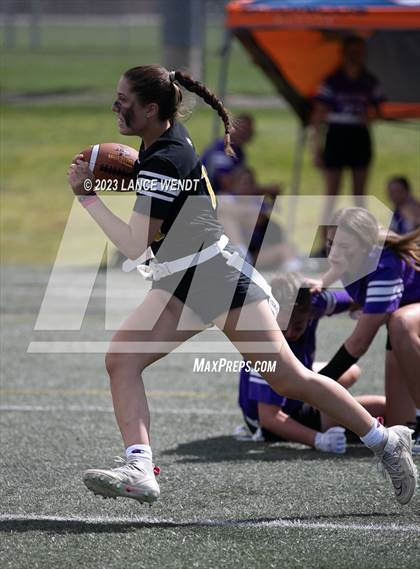 Thumbnail 3 in Green Mountain vs Douglas County photogallery.