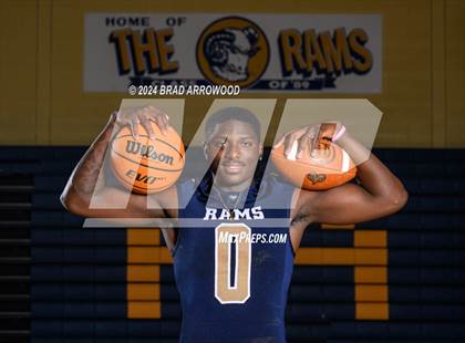Thumbnail 2 in 2023-24 MaxPreps National Male Player of the Year (Kendre Harrison) photogallery.