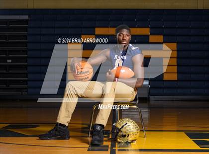 Thumbnail 1 in 2023-24 MaxPreps National Male Player of the Year (Kendre Harrison) photogallery.