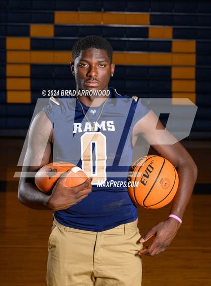 Thumbnail 2 in 2023-24 MaxPreps National Male Player of the Year (Kendre Harrison) photogallery.