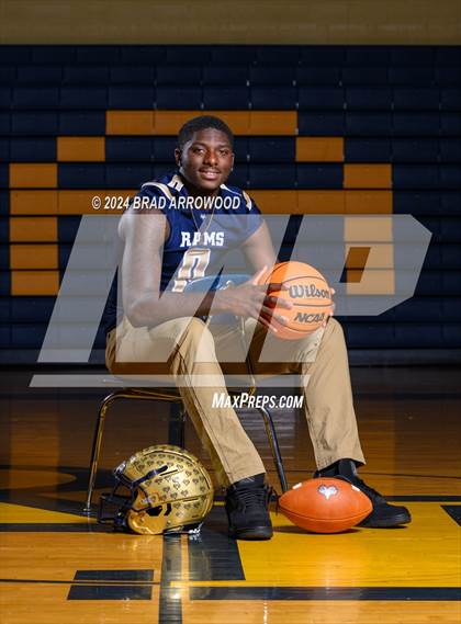Thumbnail 3 in 2023-24 MaxPreps National Male Player of the Year (Kendre Harrison) photogallery.