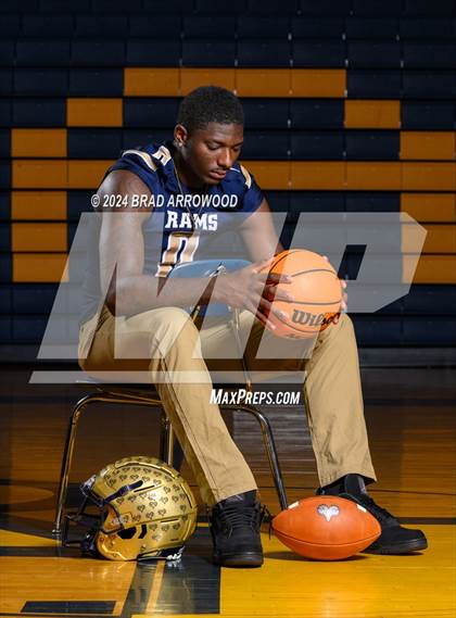 Thumbnail 1 in 2023-24 MaxPreps National Male Player of the Year (Kendre Harrison) photogallery.