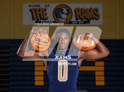 Thumbnail 3 in 2023-24 MaxPreps National Male Player of the Year (Kendre Harrison) photogallery.