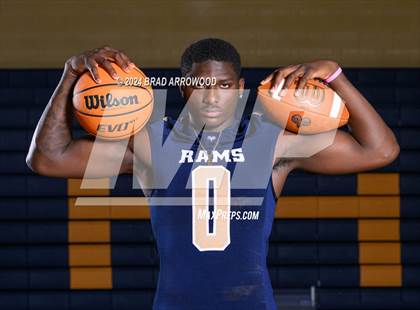 Thumbnail 2 in 2023-24 MaxPreps National Male Player of the Year (Kendre Harrison) photogallery.