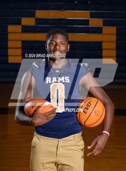 Thumbnail 3 in 2023-24 MaxPreps National Male Player of the Year (Kendre Harrison) photogallery.