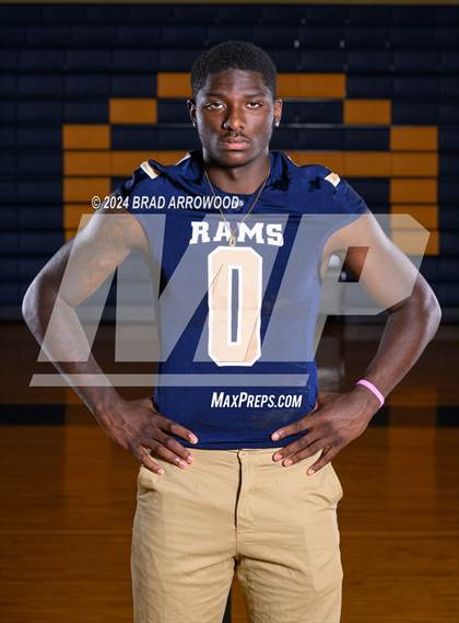 Thumbnail 1 in 2023-24 MaxPreps National Male Player of the Year (Kendre Harrison) photogallery.