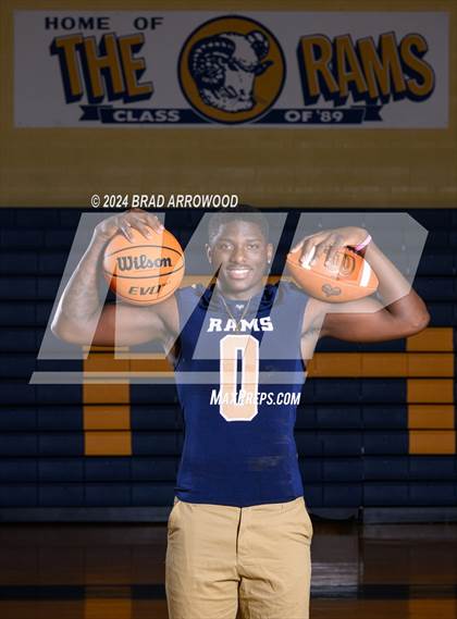 Thumbnail 1 in 2023-24 MaxPreps National Male Player of the Year (Kendre Harrison) photogallery.