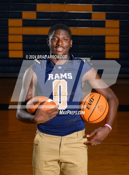Thumbnail 1 in 2023-24 MaxPreps National Male Player of the Year (Kendre Harrison) photogallery.