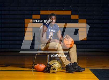 Thumbnail 1 in 2023-24 MaxPreps National Male Player of the Year (Kendre Harrison) photogallery.