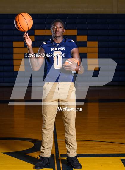 Thumbnail 1 in 2023-24 MaxPreps National Male Player of the Year (Kendre Harrison) photogallery.