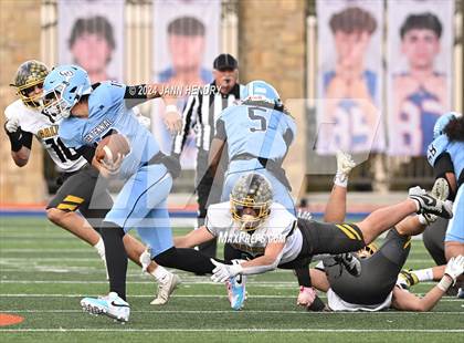 Thumbnail 1 in Centennial vs. Galena (NIAA 5A Division3 Final) photogallery.