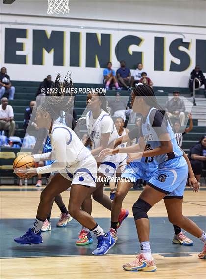 Thumbnail 3 in Ribault vs Ridgeview (Battle For the Island) photogallery.