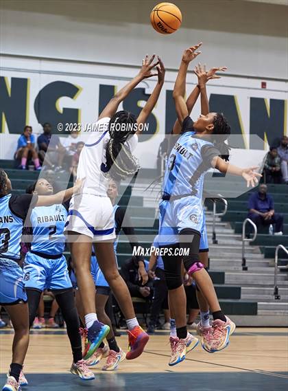 Thumbnail 1 in Ribault vs Ridgeview (Battle For the Island) photogallery.